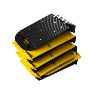 RALENTISSEUR TRANSPORTABLE EN POLYURETHANE